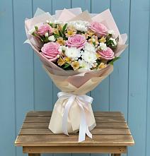 Букет цветов из:  Гвоздики, Орхидеи и Розы #REPLACE_PRED# Цивильске