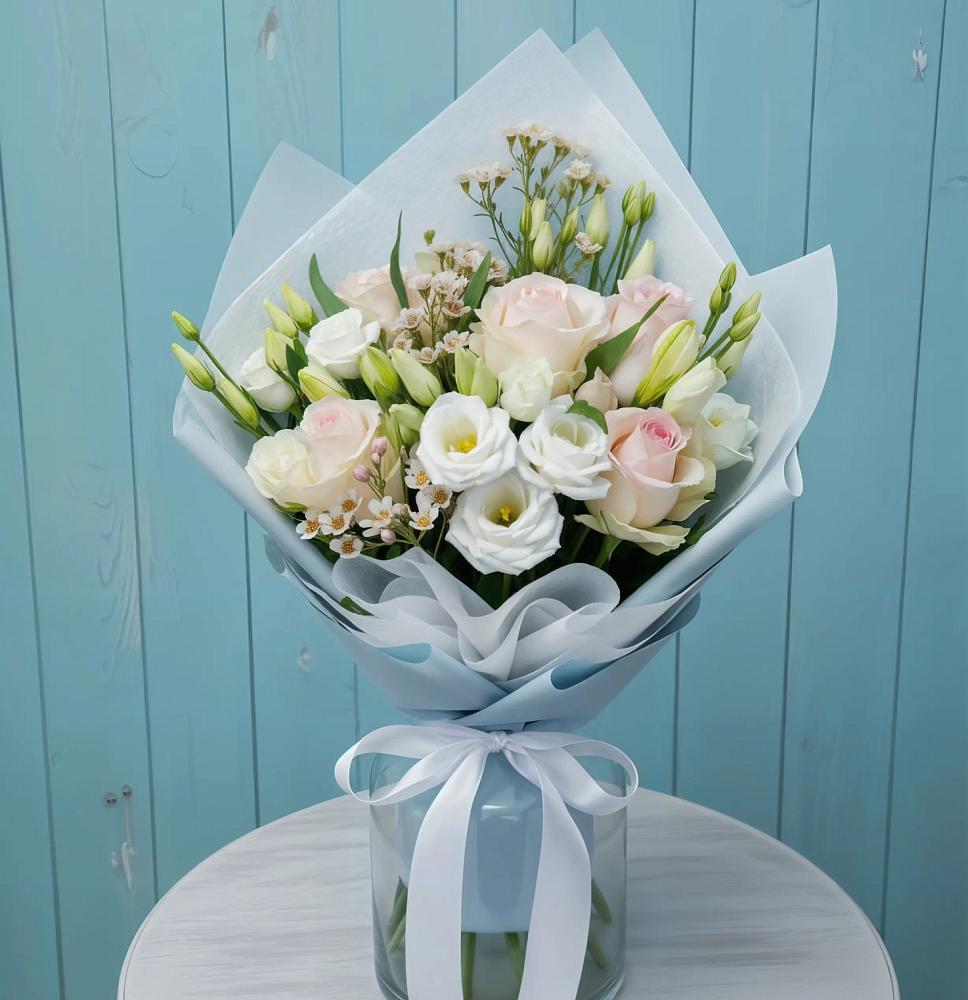 Букет цветов из: Розы и Лизиантусы в Цивильске