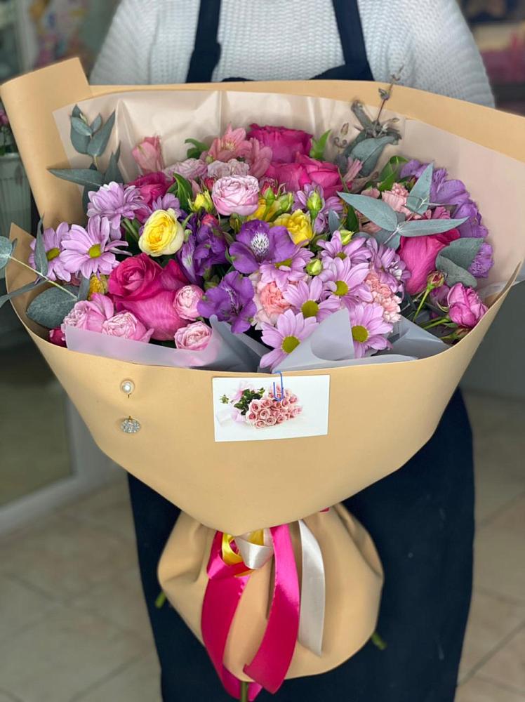 Букет цветов из: Хризантемы, Гвоздики и Альстромерии в Цивильске