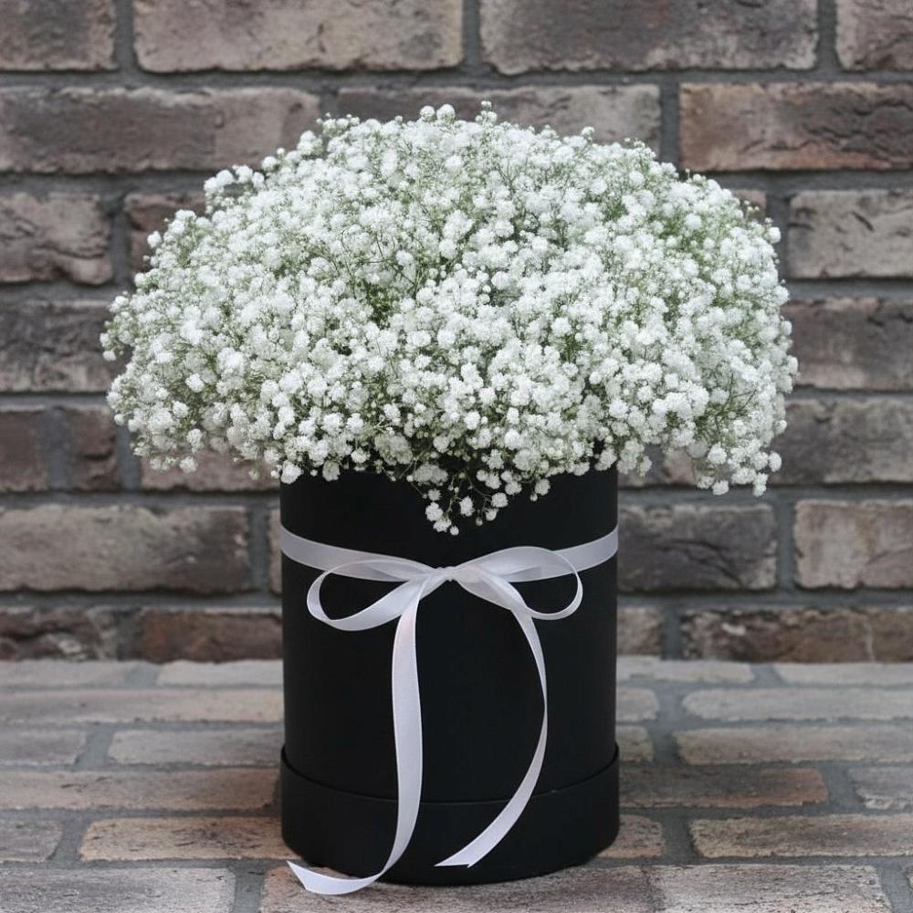 Цветочная композиция из Гипсофила в шляпной коробке в Цивильске