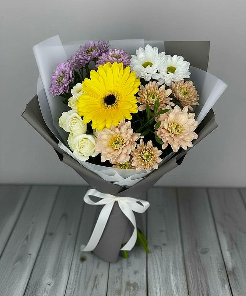 Букет цветов из: Розы, Герберы и Хризантемы в Цивильске