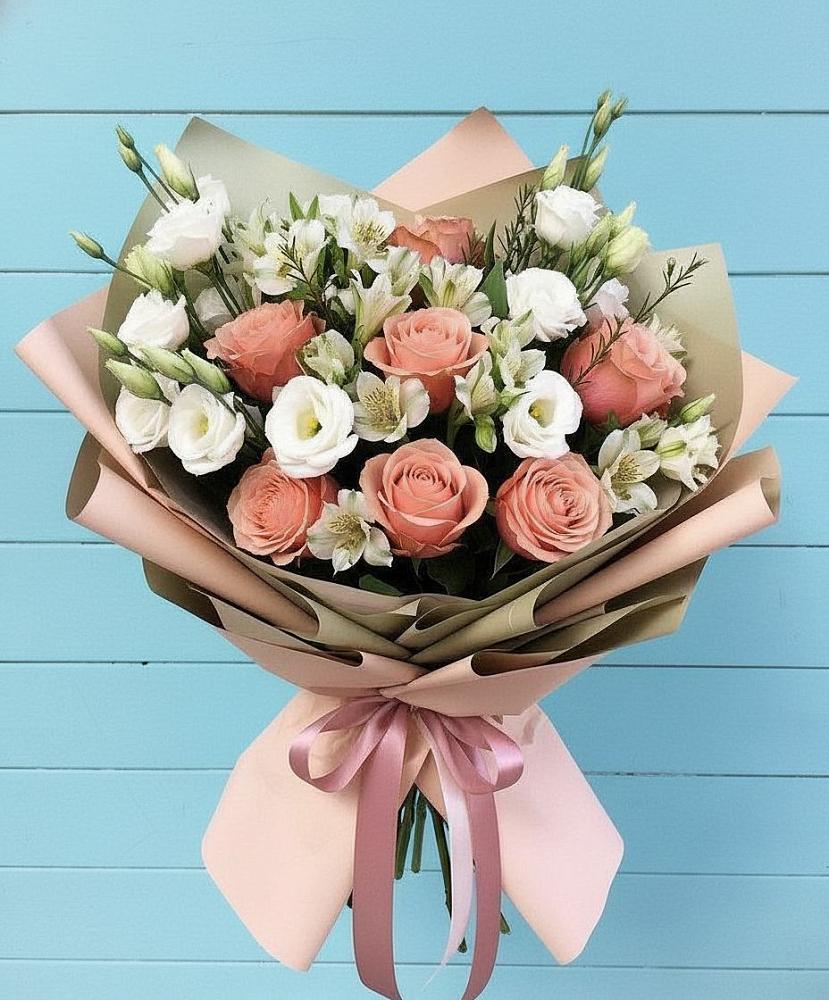 Букет цветов из: Розы, Альстромерии и Лизиантусы в Цивильске