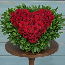 Цветочная композиция из Розы в виде сердца в Цивильске