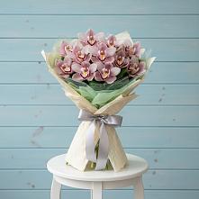 Букет цветов из:  Орхидеи и Розы в Цивильске