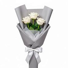 Букет 3 белые розы в Цивильске