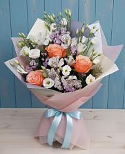 Букет цветов из:  Лизиантусы, Розы, Альстромерии и Гипсофила в Цивильске