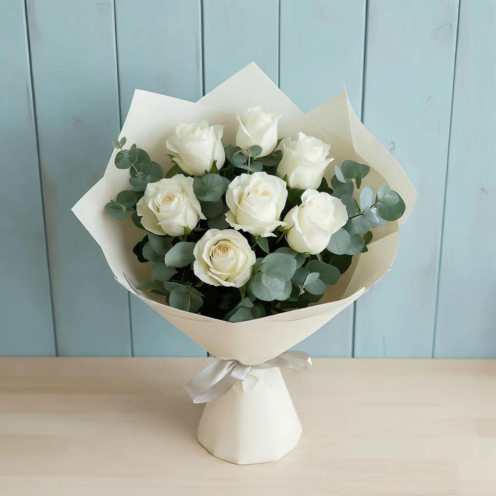 Букет Белые розы в Эвкалипте в Цивильске