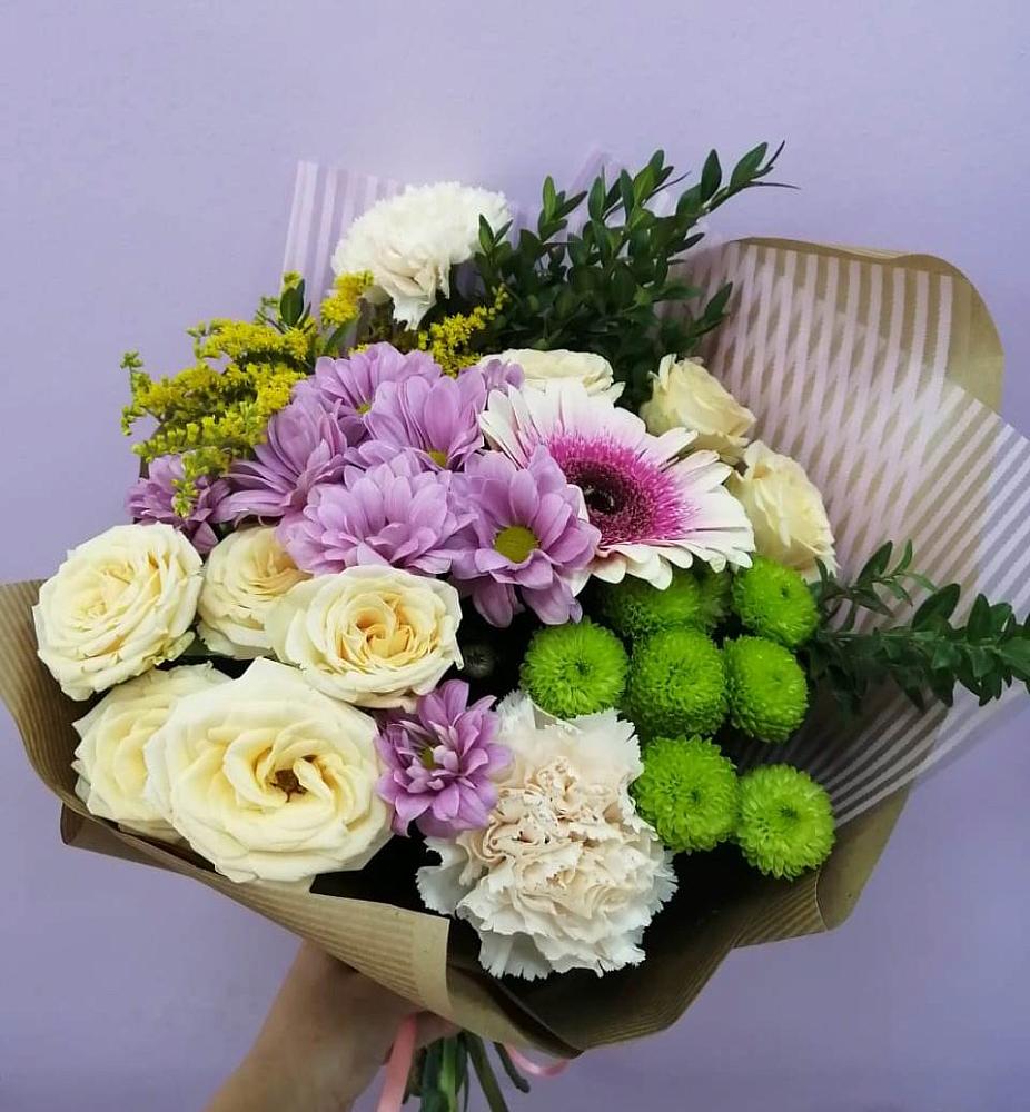 Букет цветов из: Хризантемы, Розы, Гвоздики и Герберы в Цивильске