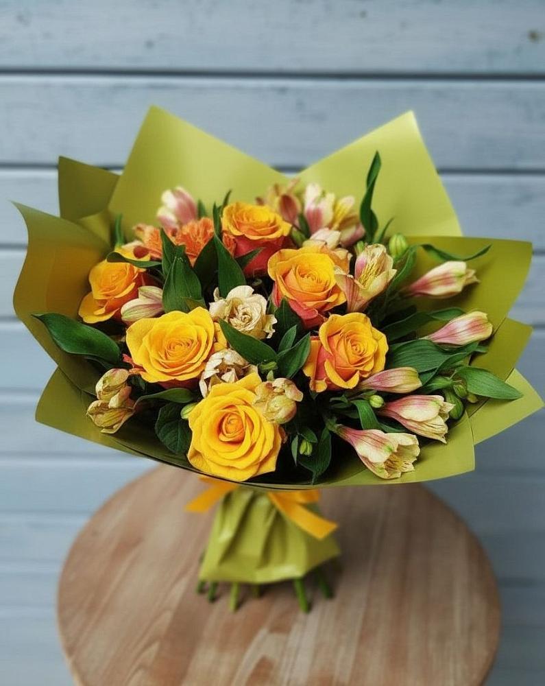 Букет цветов из: Альстромерии и Розы в Цивильске