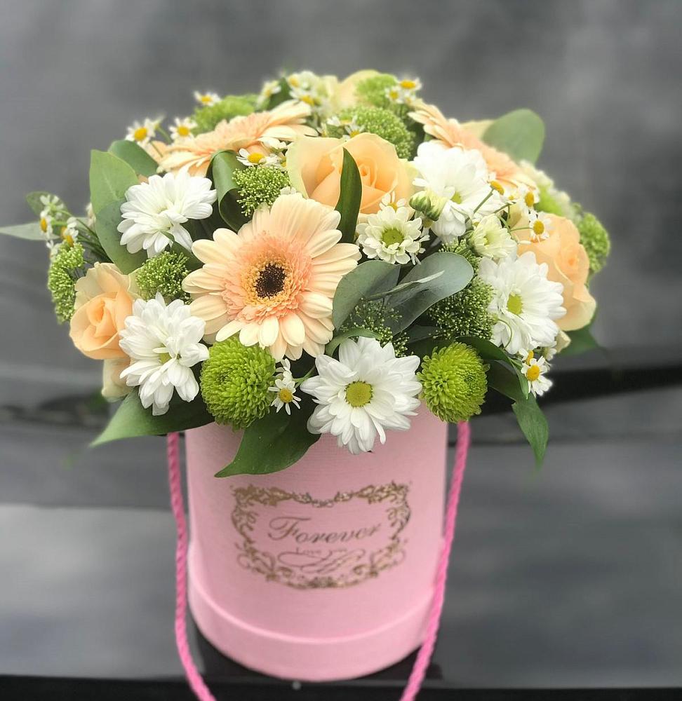 Цветочная композиция из Розы, Герберы и Хризантемы в шляпной коробке в Цивильске