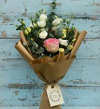 Букет цветов из:  Розы и Лизиантусы в Цивильске