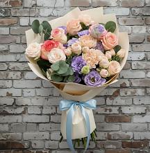 Букет цветов из:  Розы, Лизиантусы и Гвоздики в Цивильске