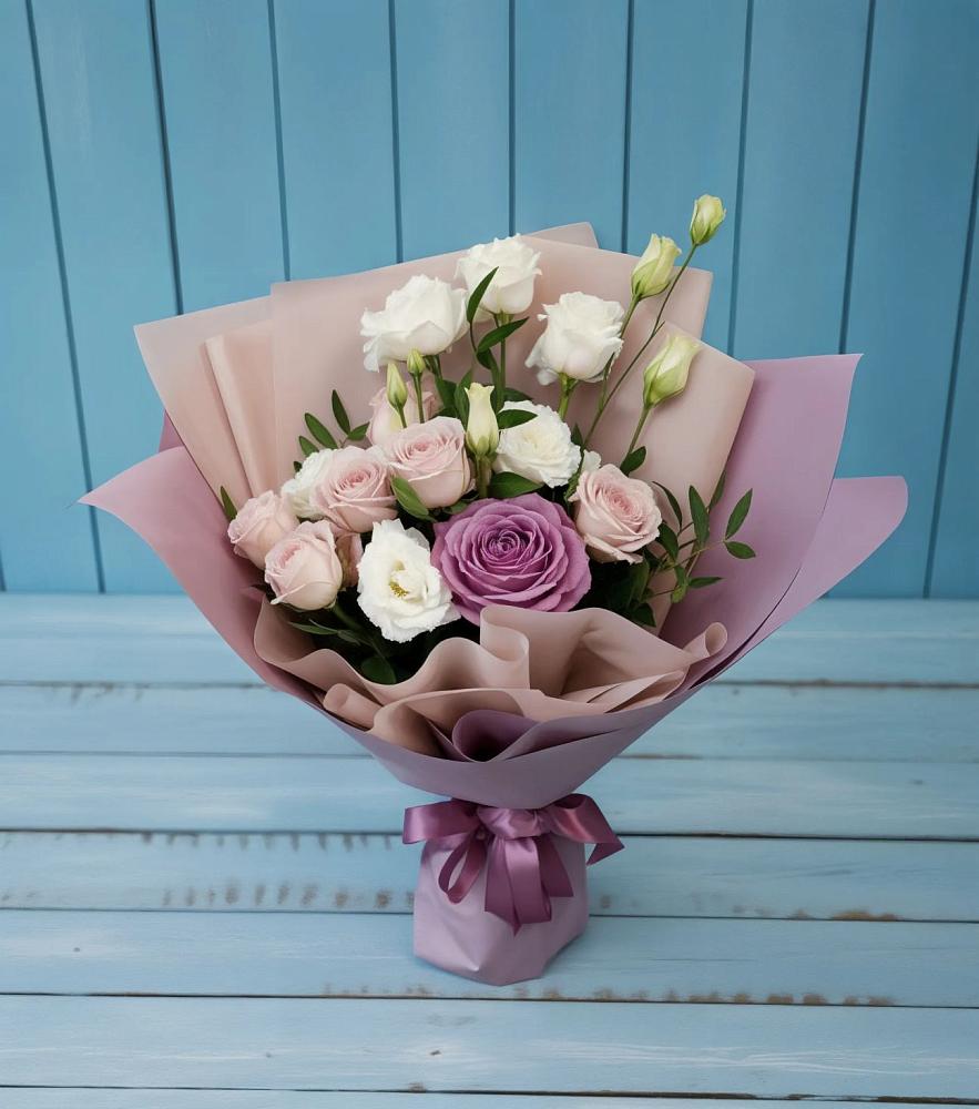 Букет цветов из: Розы и Лизиантусы в Цивильске